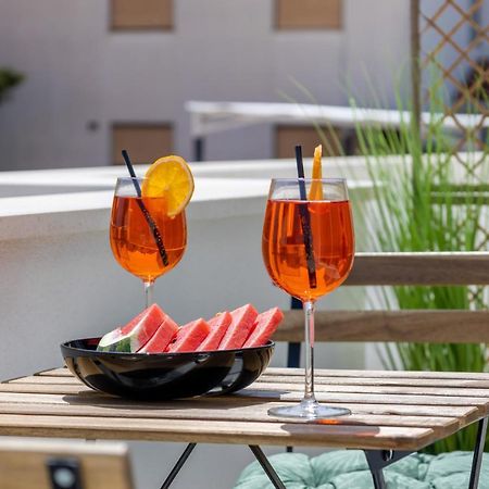 Bonaca Apartments With Terrace And Private Parking Kastela Bagian luar foto