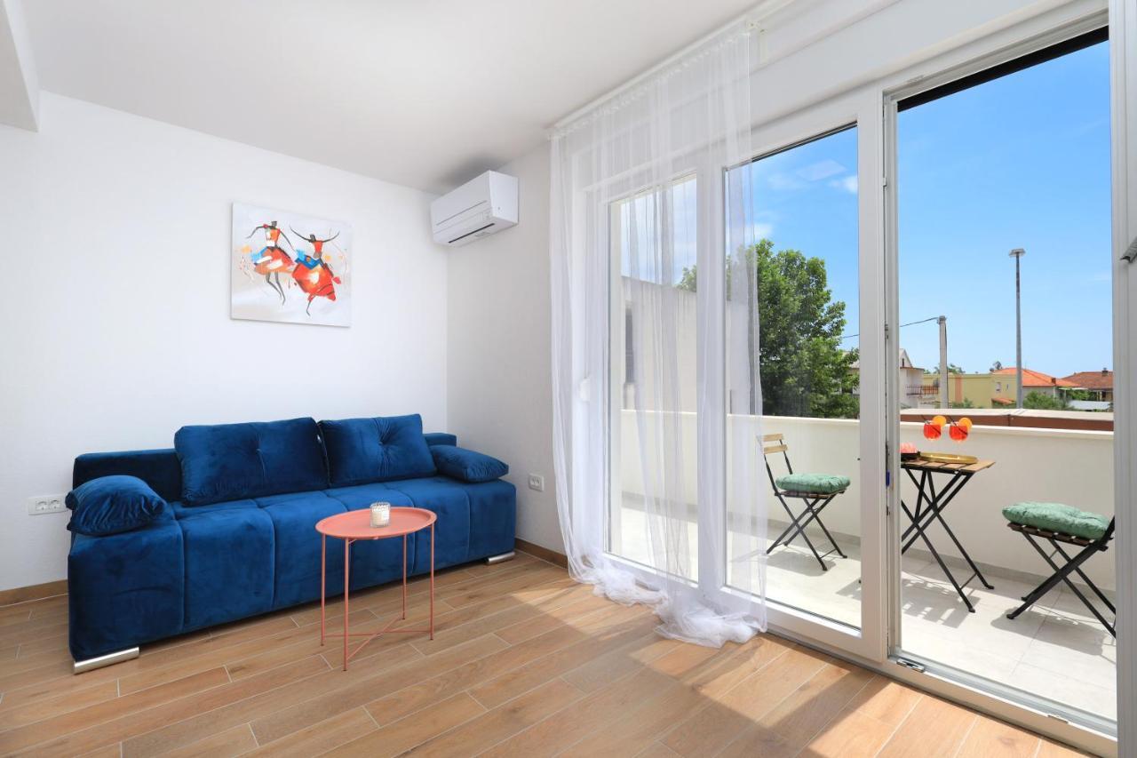 Bonaca Apartments With Terrace And Private Parking Kastela Bagian luar foto